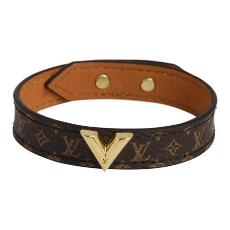 bracelet essential v louis vuitton|louis vuitton v leather bracelet.